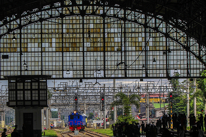 Kedatangan kereta Djoko Kendil dalam kegiatan Kereta Bersejarah Menyapa pengunjung di Stasiun Tanjung Priuk, Rabu (17/8/2022).