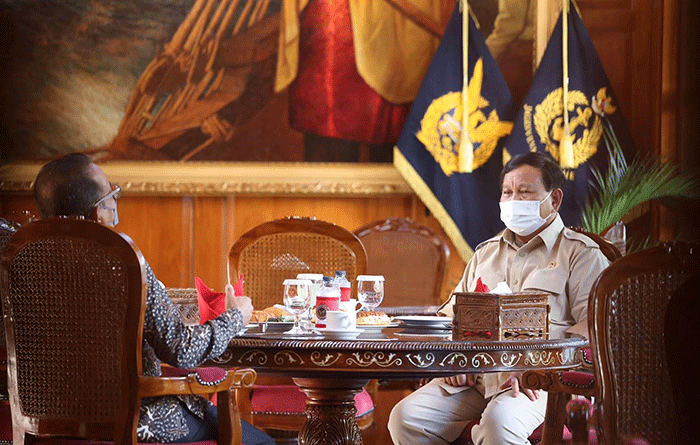 Menteri Pertahanan Prabowo Subianto menerima kunjungan Menteri Sekretaris Negara Pratikno di Kementerian Pertahanan RI, Jakarta, Kamis (18/8/2022).