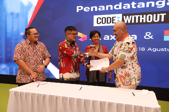 Penandatanganan kerja sama PT XL Axiata Tbk dengan Microsoft Indonesia di Jakarta, Kamis (18/8/2022).
