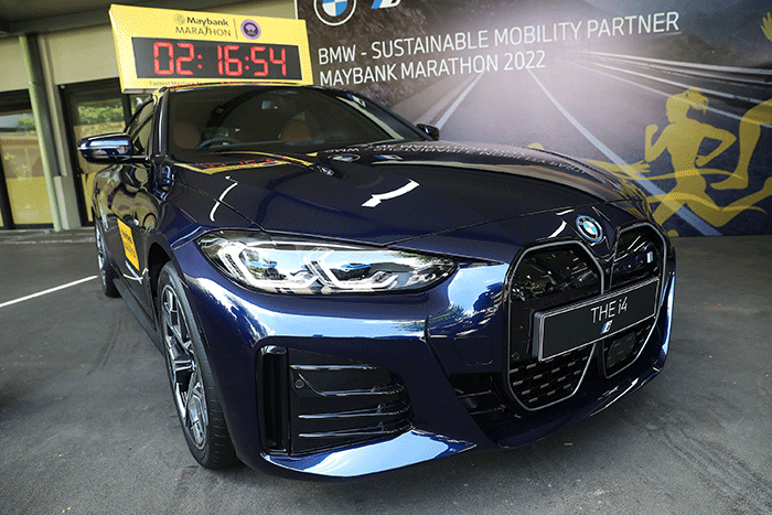 Seremonial serah terima kendaraan listrik BMW iX, BMW i4 dan MINI di Tangerang, Banten, Jumat (19/8/2022).