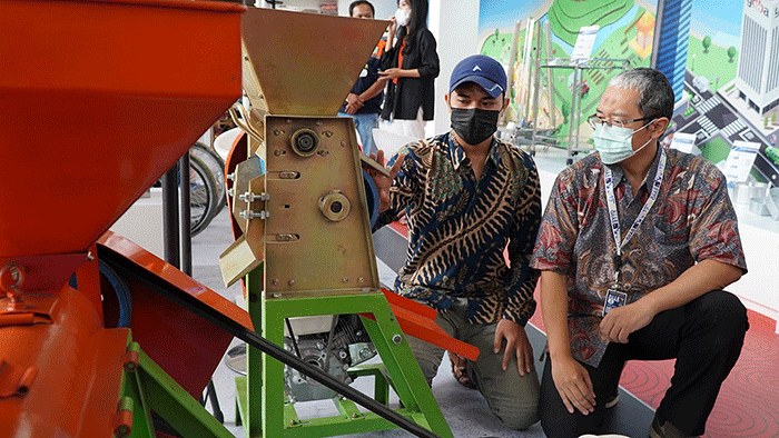 UMKM binaan YDBA, ABC Woodentoys di booth YDBA dalam Pameran Gaikindo Indonesia International Auto Show (GIIAS) yang digelar 11 – 21 Agustus 2022 di ICE BSD.