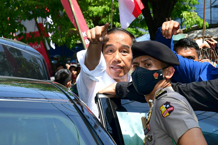 Presiden Joko Widodo dan Ibu Iriana Joko Widodo melanjutkan rangkaian kunjungan kerjanya di Provinsi Jawa Timur dengan mengunjungi Pasar Larangan.