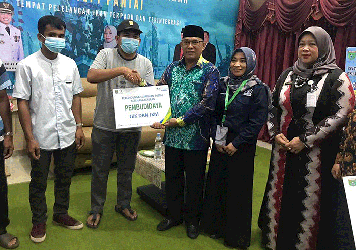 Menurut Khalied, seluruh unit usaha di bawah JG masing-masing memberikan bantuan untuk 200 pekerja BPU sehingga total mencapai 1.400 orang.