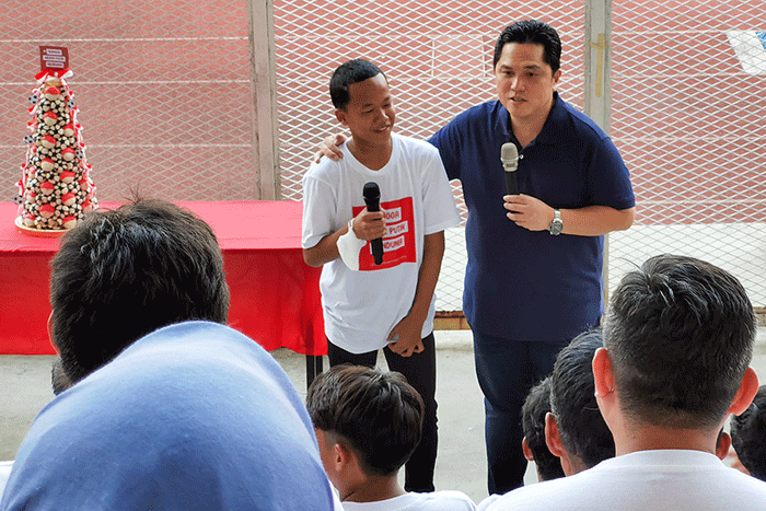 Dengan program ini diharapkan dapat menginspirasi para talenta muda untuk menjadi versi terbaik mereka dalam olahraga sepak bola.