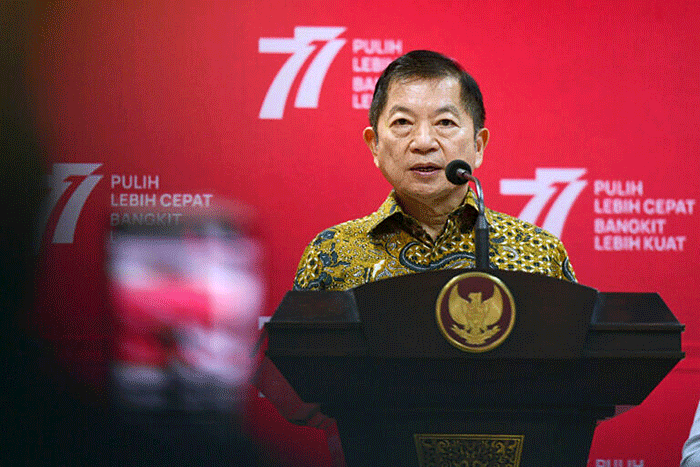 Menteri Perencanaan Pembangunan Nasional (PPN)/Kepala Bappenas, Suharso Monoarfa memberikan keterangan pers usai mengikuti rapat terbatas.