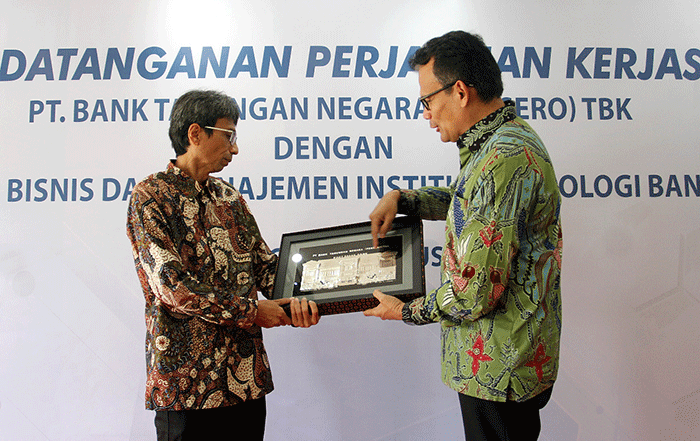 Penandatanganan Perjanjian Kerja sama antara Bank BTN dan SBM-ITB.