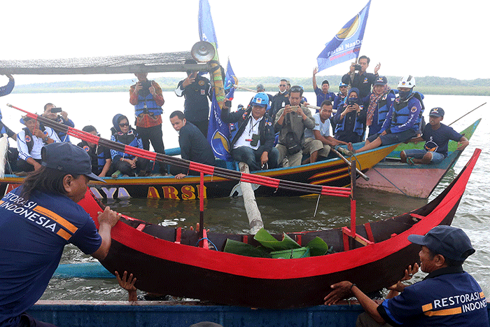 Kegiatan spektakuler Kenduri Bahari (Kendalikan, Lindungi dan Lestarikan), di Banyuwangi, Jawa Timur, Minggu (28/8/2022).
