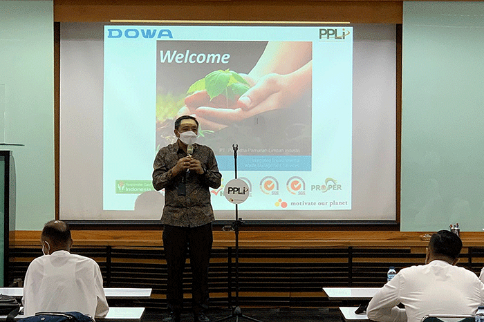 Pihak PPLI dalam tournya juga menyampaikan alur dari awal bagaimana proses menerima limbah B3.