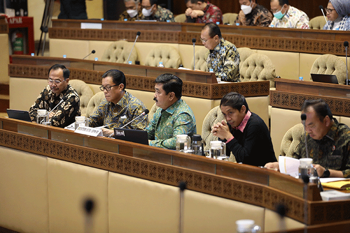 Menteri ATR/BPN Hadi Tjahjanto saat mengikuti rapat kerja dengan Komisi II DPR di Kompleks Parlemen, Senayan, Jakarta, Kamis (1/9/2022).