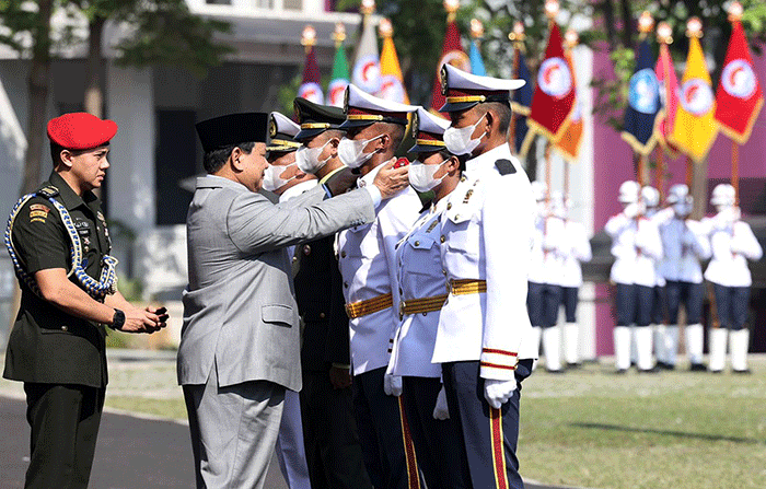 Prabowo melanjutkan Universitas Pertahanan adalah lembaga pendidikan yang sangat strategis dan vital.
