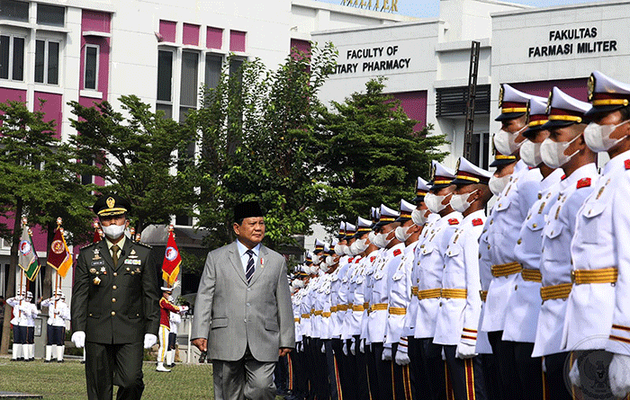 Prabowo melanjutkan Universitas Pertahanan adalah lembaga pendidikan yang sangat strategis dan vital.