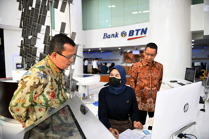 Bank BTN juga memberikan beragam kejutan menarik mulai dari pemberian voucher, bonus poin spekta, hingga diskon biaya provisi, administrasi.