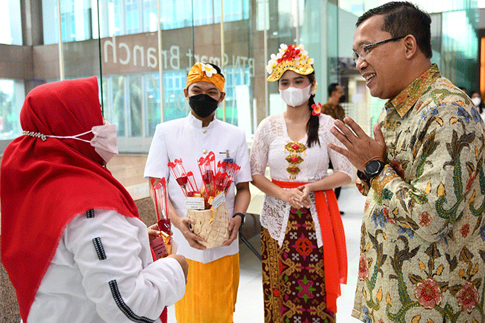 Bank BTN juga memberikan beragam kejutan menarik mulai dari pemberian voucher, bonus poin spekta, hingga diskon biaya provisi, administrasi.