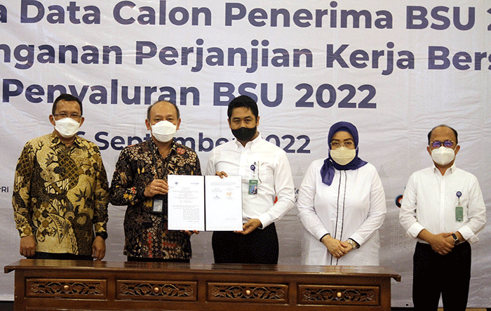 Penandatanganan Perjanjian Kerja sama Penyaluran Bantuan berupa Subsidi Gaji/upah bagi Pekerja/Buruh tahun Anggaran 2022 di Jakarta, Selasa (6/9/2022).