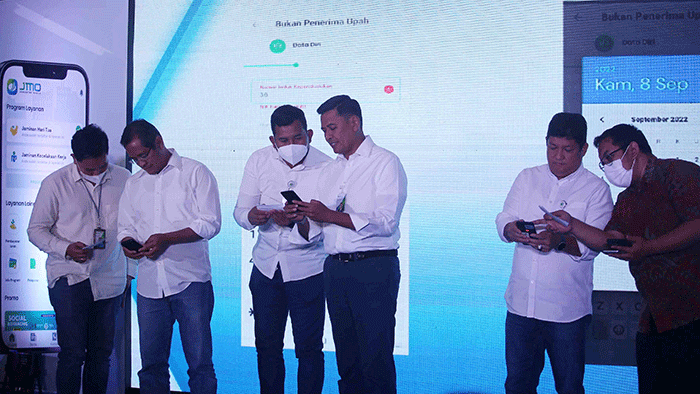 Kampanye kemudahan mendaftarkan pekerja informal (Bukan Penerima Upah) melalui aplikasi Jamsostek Mobile (JMO) di Jakarta.
