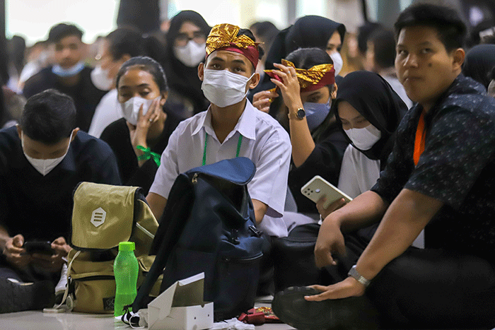 Ratusan mahasiswa baru saat mengikuti kegiatan masa Orientasi Studi Mahasiswa Baru (OSMARU) di Universitas Sahid (USAHID) Jakarta, Kamis (8/9/2022).