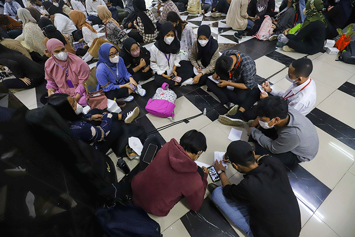 Ratusan mahasiswa baru saat mengikuti kegiatan masa Orientasi Studi Mahasiswa Baru (OSMARU) di Universitas Sahid (USAHID) Jakarta, Kamis (8/9/2022).