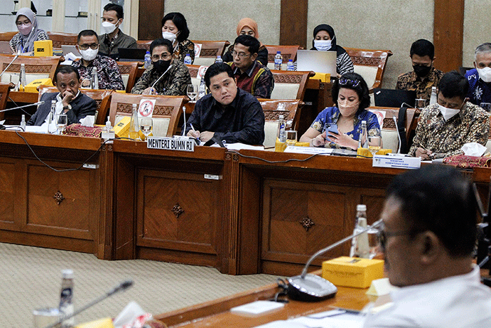 Rapat kerja dengan komisi VI DPR di kompleks Parlemen, Senayan, Jakarta, Kamis (8/9/2022).