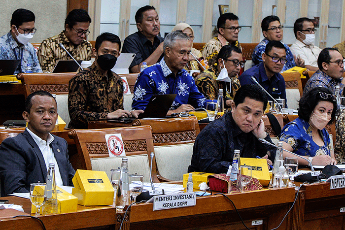 Rapat kerja dengan komisi VI DPR di kompleks Parlemen, Senayan, Jakarta, Kamis (8/9/2022).