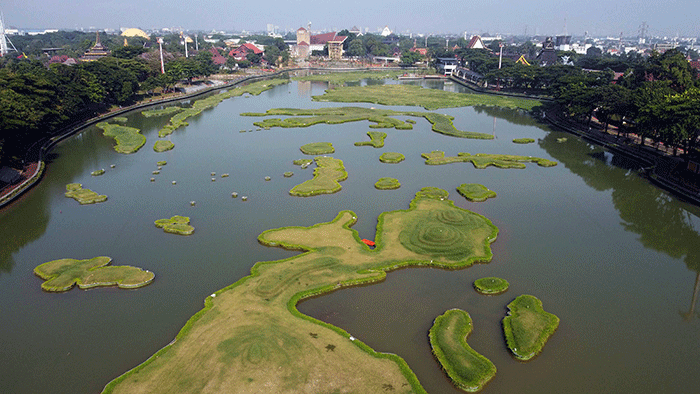 Foto udara Theatrer Keong Mas TMII terlihat rapih saat dalam masa revitalisasi di Taman Mini Indonesia Indah, Jakarta Timur, Minggu (11/9/2022).