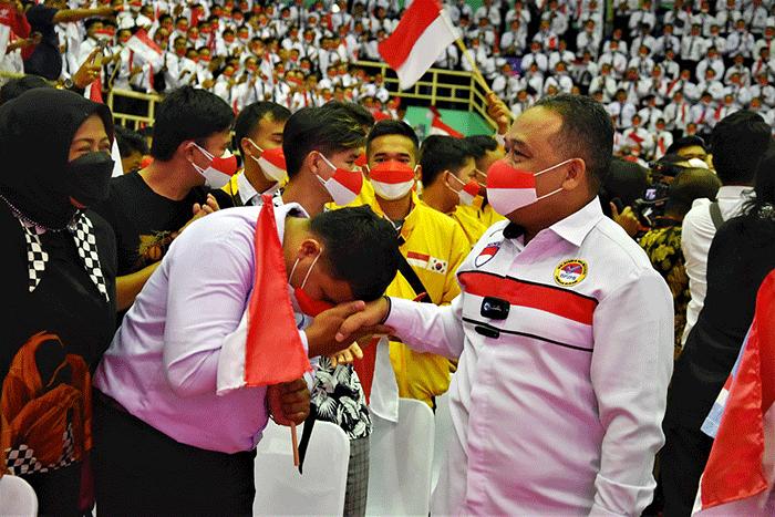 Pengarahan kepada 2.686 Calon Pekerja Migran Indonesia (CPMI) di GOR POPKI Cibubur, Jakarta Timur, Senin (12/9/2022).