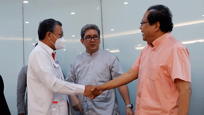 Diskusi Taman Makara dengan tema Catut Marut Kenaikan Harga BBM Bersubsidi, Kebijakan Tepat Atau Membebani Rakyat di Fakultas Ekonomi dan Bisnis UI.