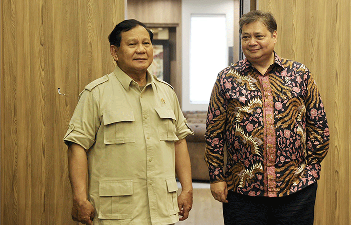 Menteri Pertahanan Prabowo Subianto (kiri) saat menemui Menteri Koordinator Bidang Perekonomian Airlangga Hartarto di kantor Kemenko Perekonomian.