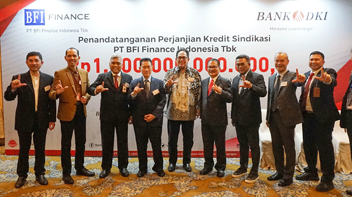 Penandatanganan Perjanjian Kredit Sindikasi PT BFI Finance Indonesia Tbk senilai Rp1,6 Triliun di Jakarta, Jumat (23/9/2022).