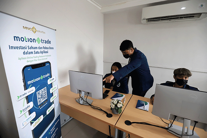 Peresmian Galeri Investasi di Universitas Dian Nusantara (UNDIRA), Jakarta, Rabu (28/9/2022).