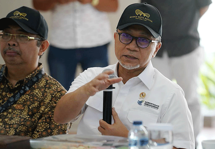 Menteri Perdagangan Zulkifli Hasan melakukan pertemuan dengan petani tembakau dan pelaku industri rokok di Kudus, Jawa Tengah, Rabu (28/9/2022).