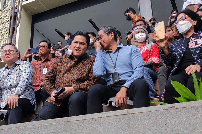 Menteri BUMN Erick Thohir (kiri) saat membuka penyelenggaraan Pameran Pasar Digital (PaDi) UMKM Hybrid Expo 2022 di Sarinah, Thamrin, Jakarta Pusat.