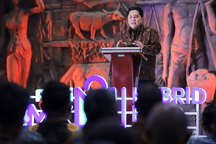 Menteri BUMN Erick Thohir (kiri) saat membuka penyelenggaraan Pameran Pasar Digital (PaDi) UMKM Hybrid Expo 2022 di Sarinah, Thamrin, Jakarta Pusat.