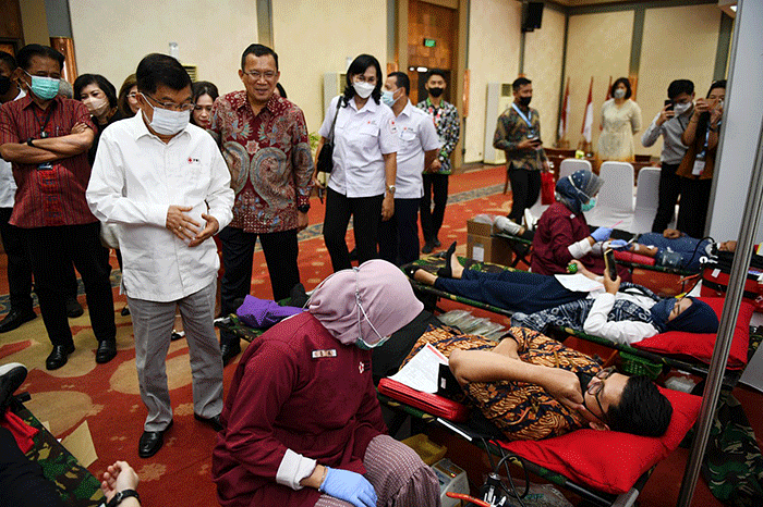Pelaksanaan kegiatan donor darah di Menara BTN, Jakarta Pusat, Kamis (29/9/2022).
