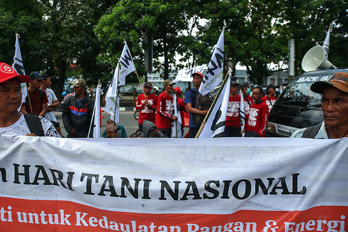 Ratusan petani dari sembilan desa di Sumsel mendatangi Kantor Wilayah Agraria Tata Ruang (ATR)/Badan Pertanahan Nasional Sumsel dan Kantor Gubernur Sumsel.