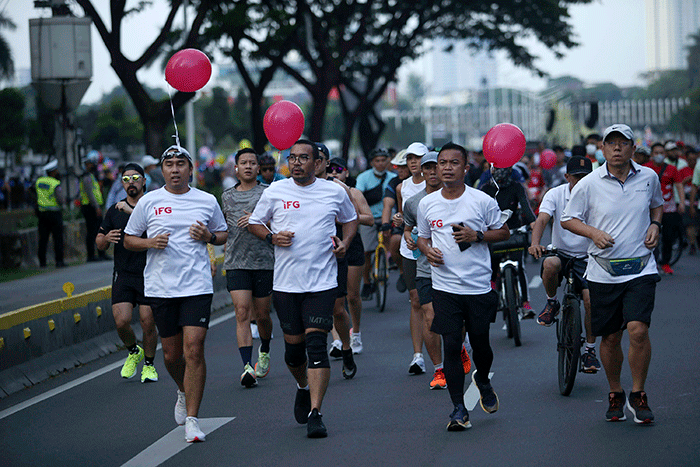 Staf Khusus Menteri BUMN Arya Sinulingga membuka ajang Road to IFG Labuan Bajo Marathon 2022 di kawasan Car Free Day (CFD) Jl.Jend Sudirman, Jakarta.