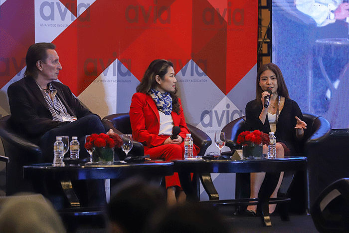 Managing Director Vision+ Clarissa Tanoesoedibjo (kanan) menjadi pembicara membahas konten yang ada pada Vision+ dalam acara Indonesia in View 2022.