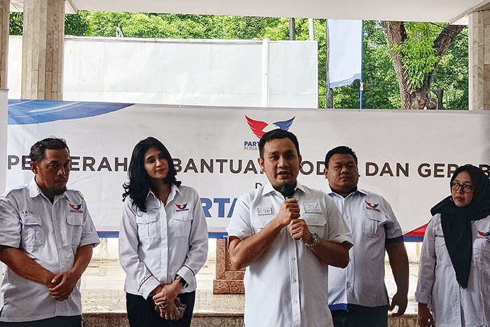 Penyerahan bantuan modal dan gerobak di Kantor DPP Partai Perindo, Menteng, Jakarta Pusat, Jumat (7/10/2022).