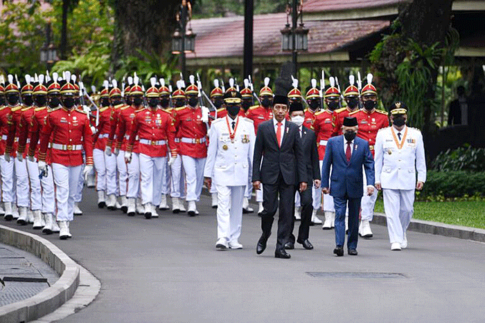 Presiden Joko Widodo resmi melantik pasangan Gubernur dan Wakil Gubernur Daerah Istimewa Yogyakarta terpilih masa jabatan tahun 2022 – 2027 di Istana Negara.