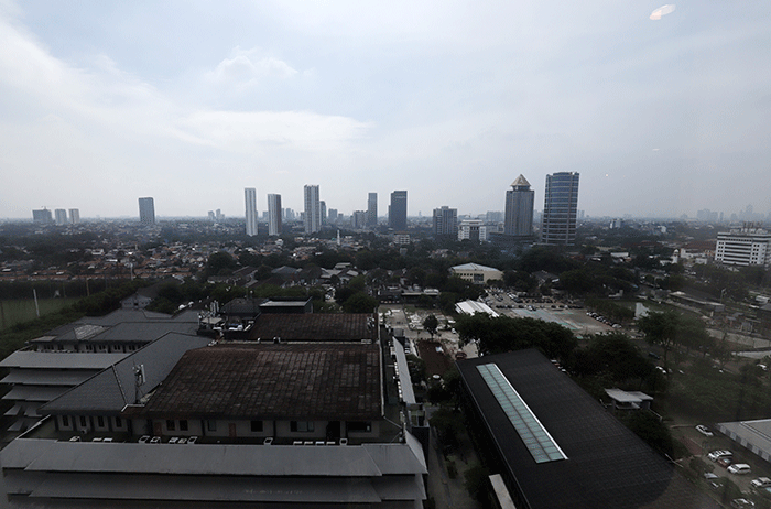 Gedung bertingkat terlihat dari ketinggian di kawasan Jakarta Selatan, Selasa (11/10/2022).