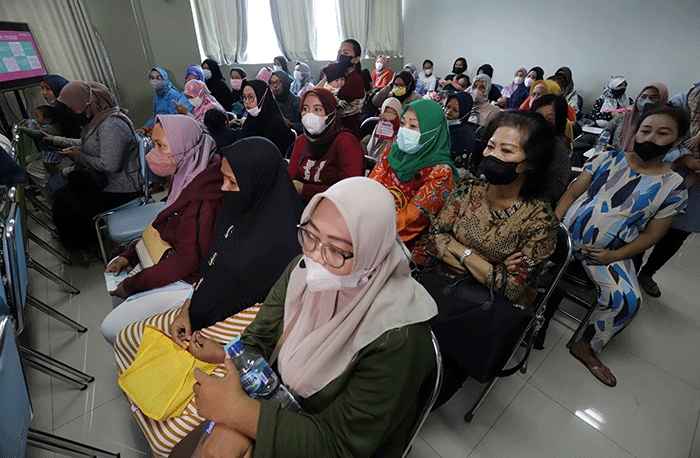 Program CSR bertajuk Penyuluhan dan Berbagi Suplemen Kesehatan bagi masyarakat.