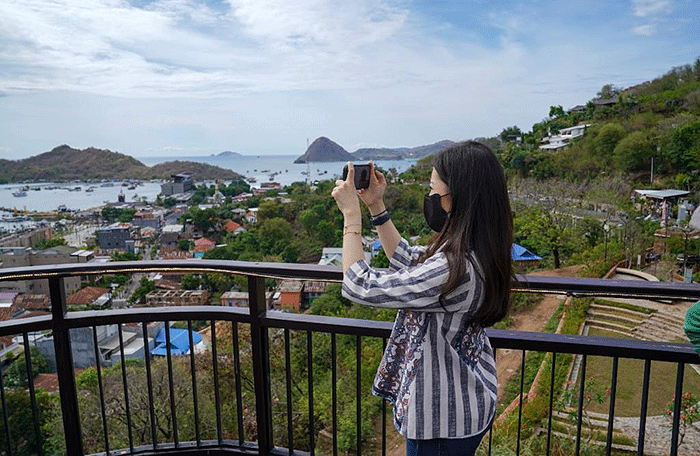 Wamenparekraf Angela Tanoesoedibjo mendukung pengembangan dan pengelolaan kawasan pariwisata di Labuan Bajo, Manggarai Barat, NTT.