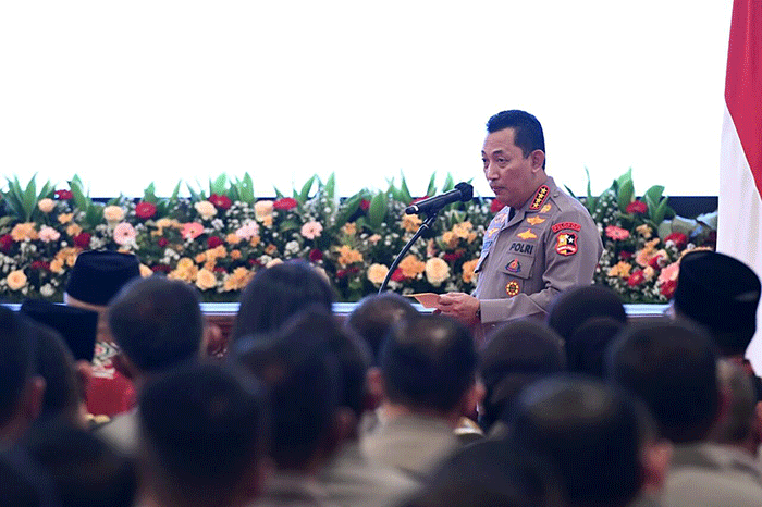Presiden Joko Widodo melakukan pertemuan dengan jajaran Kepolisian Negara Republik Indonesia (Polri) di Istana Negara, Jakarta, Jumat (14/10/2022).