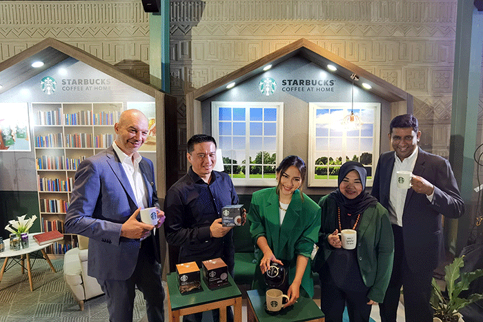 Peluncuran rangkaian produk Starbucks Coffee At Home di Jakarta, Selasa (18/10/2022).