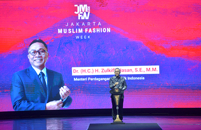 Wakil Presiden Ma'ruf Amin memberikan sambutan dalam pembukaan Jakarta Muslim Fashion Week (JMFW) 2023 di ICE, BSD City, Banten, Kamis (20/10/2022).