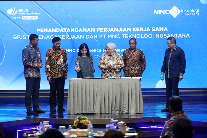 Penandatanganan perjanjian kerja sama BPJS Ketenagakerjaan dan PT MNC Teknologi Nusantara di Jakarta, Kamis (20/10/2022).