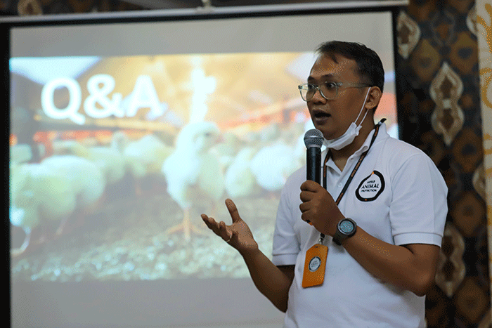 Konferensi pers terkait 'Mendorong Emiten Resto Cepat Saji Terhadap Standart Dalam Kesejahteraan Ayam' dalam Riset World Animal Protection.