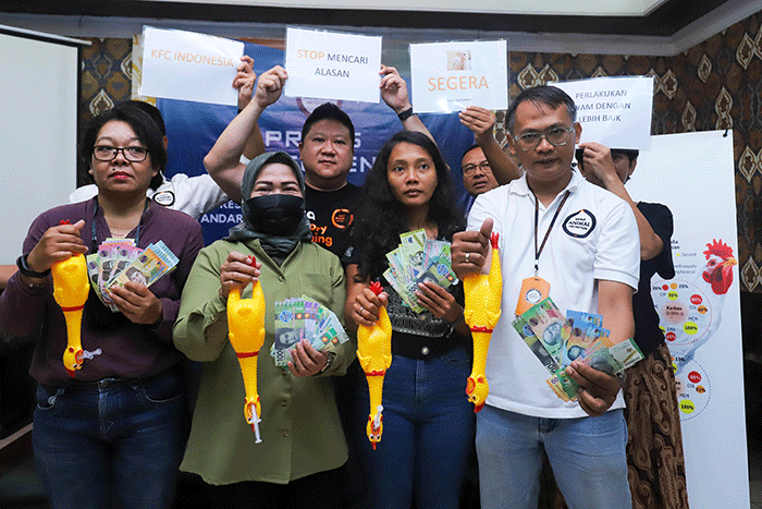 Konferensi pers terkait 'Mendorong Emiten Resto Cepat Saji Terhadap Standart Dalam Kesejahteraan Ayam' dalam Riset World Animal Protection.