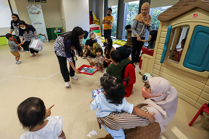 Sejumlah ibu dan anak saat mengikuti wokshop parenting Edukasi Konservasi bertajuk 