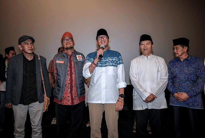 Menparekraf Sandiaga Uno saat nonton bareng (nobar) Film Jejak 2 Ulama di CGV Depok Mall, Kota Depok, Sabtu (22/10/2022).