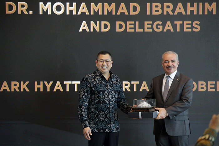 Executive Chairman MNC Group, Hary Tanoesoedibjo menggelar pertemuan dengan Perdana Menteri (PM) Palestina Mohammad IM Shtayyeh di Hotel Park Hyatt.